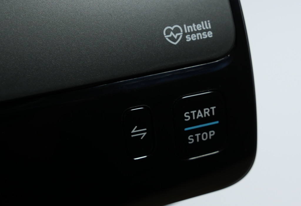 Test Omron Evolv HEM-7600T-E Bluetooth-Blutdruckmessgerät mit Apple-Health-Anbindung Evolv Start Stop Bluetooth