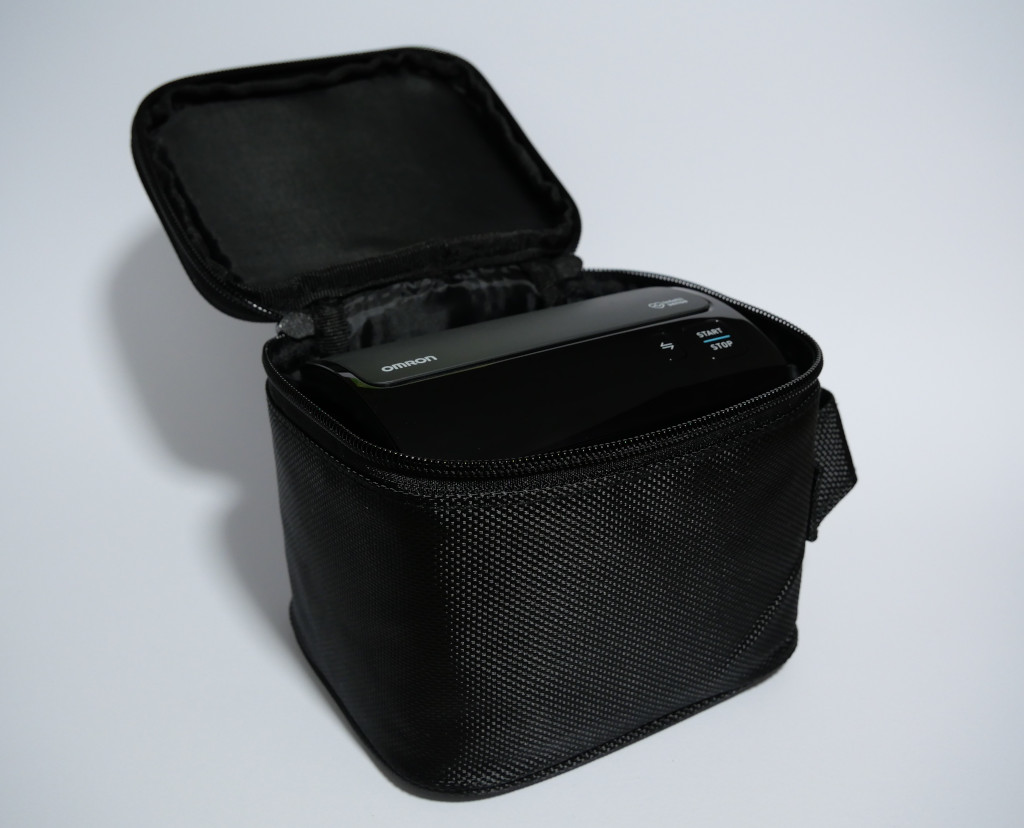 Test Omron Evolv HEM-7600T-E Bluetooth-Blutdruckmessgerät mit Apple-Health-Anbindung Evolv mit Tasche